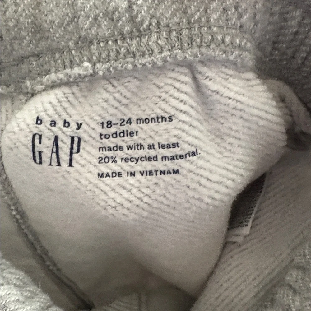GAP Light Gray Kids Joggers with Pockets - Size 18 to 24 months
